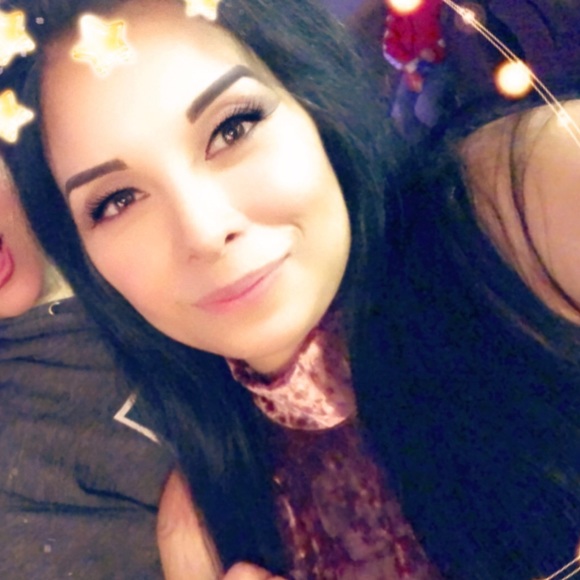 Meet your Posher, Ayumi - Picture 1 of 1